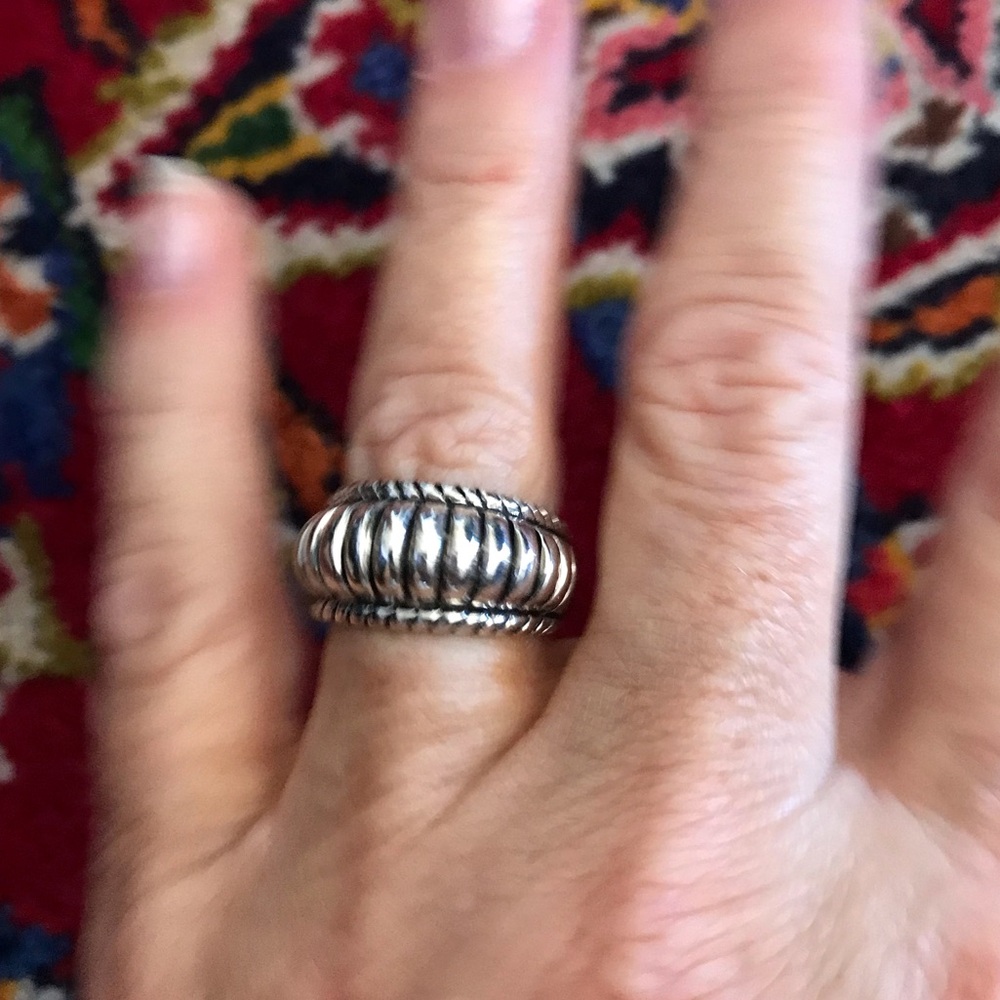 Sterling silver shrimp dome ring 
Nice vintage item
Marked CM 
Ring size 7.5